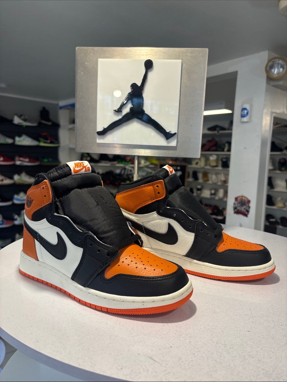 Nike Air Jordan 1 Retro High OG "Shattered Backboard". BK Size 6